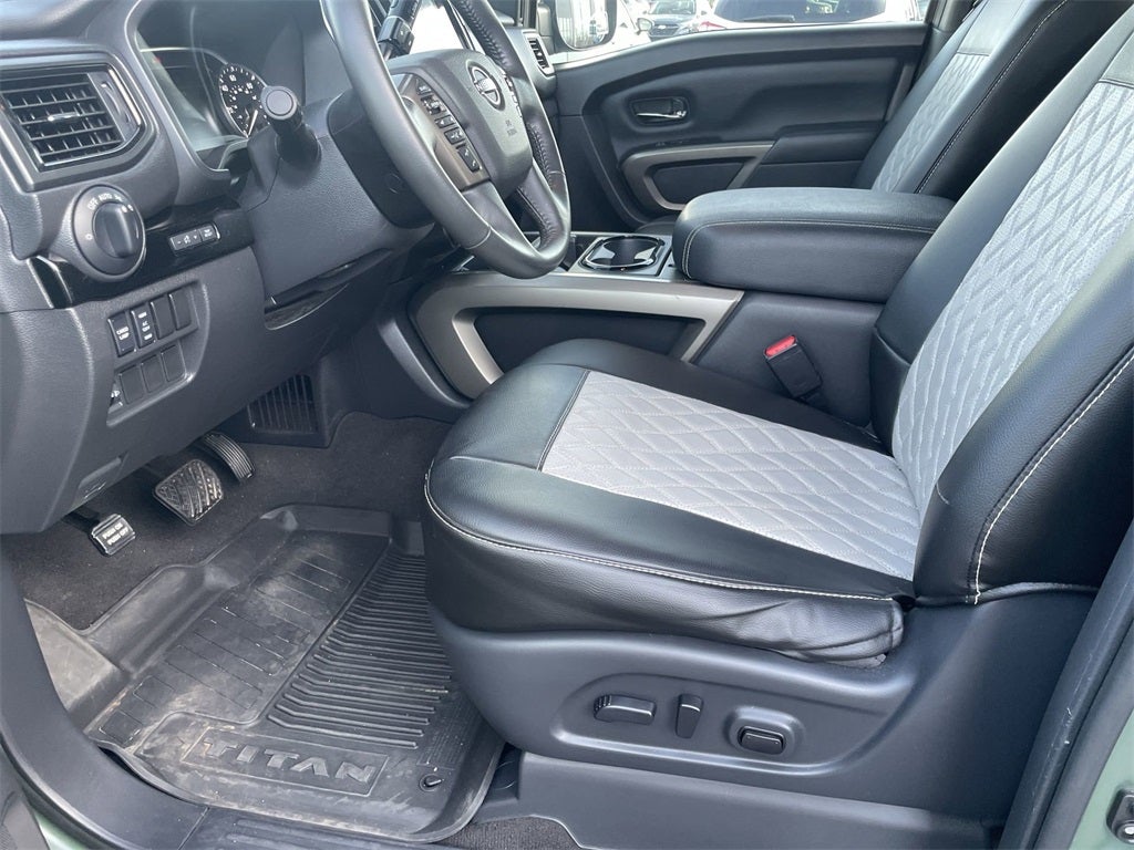 2024 Nissan Titan SV