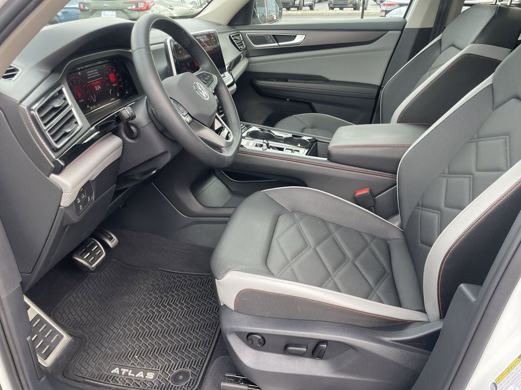 2024 Volkswagen Atlas 2.0T Peak Edition SE w/Technology