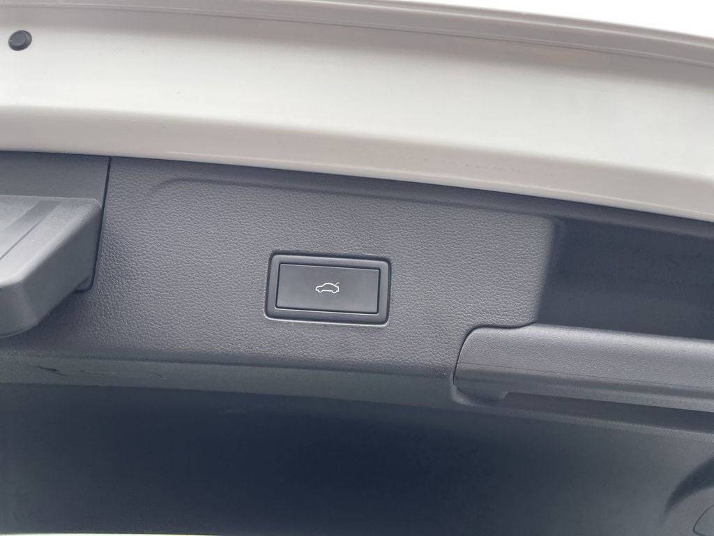 2023 Volkswagen Atlas Cross Sport 2.0T SE w/Technology