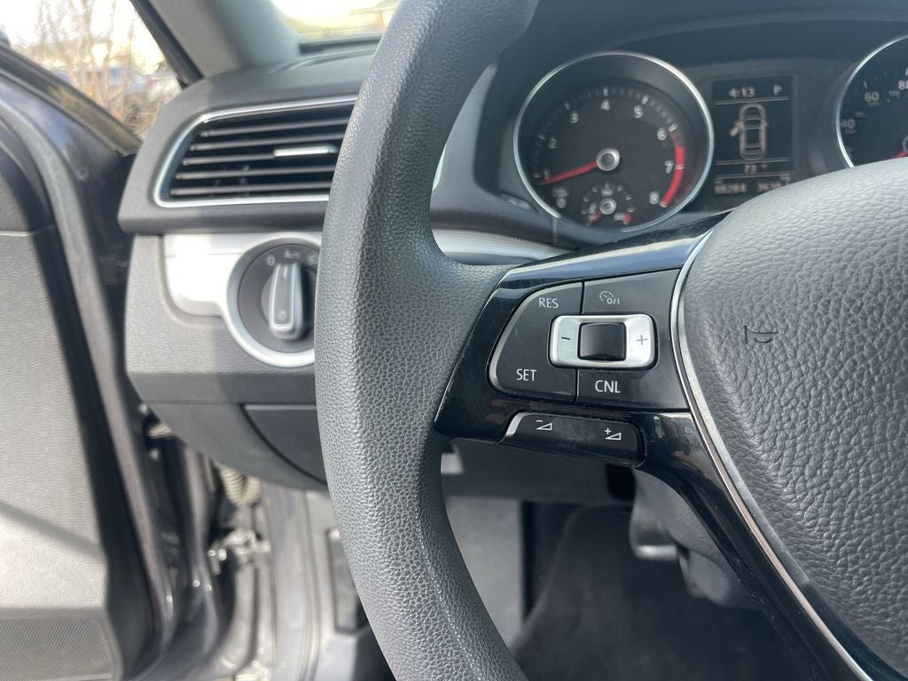 2017 Volkswagen Passat 1.8T S