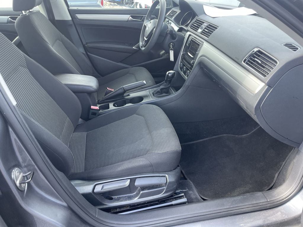 2017 Volkswagen Passat 1.8T S