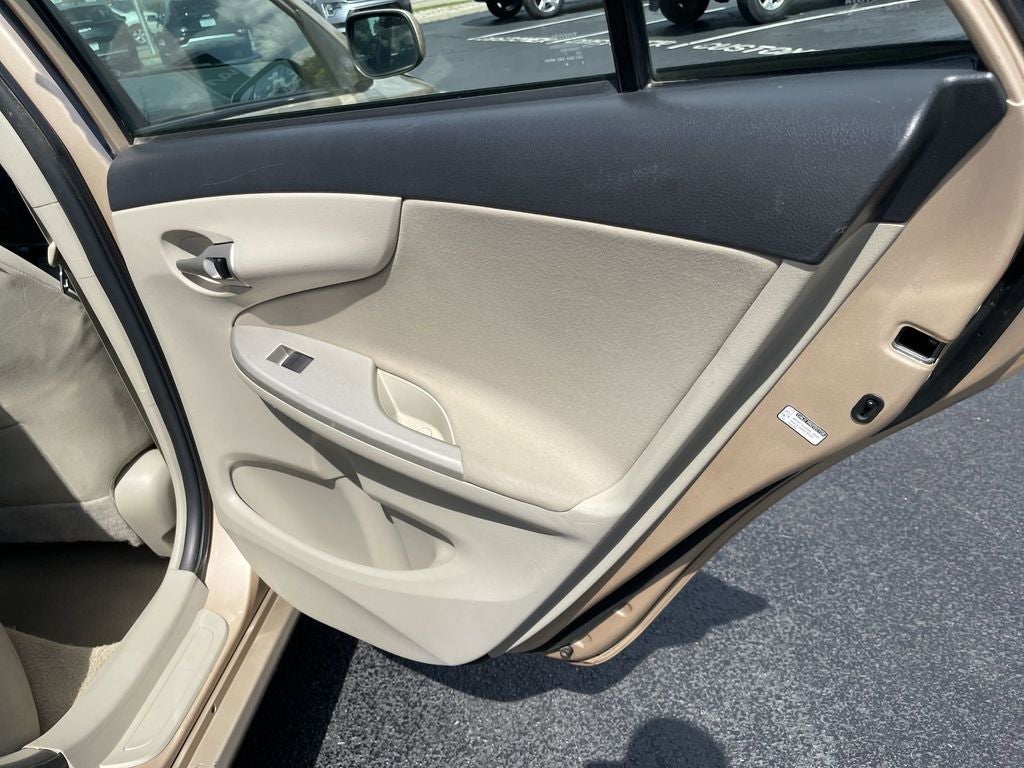 2011 Toyota Corolla LE