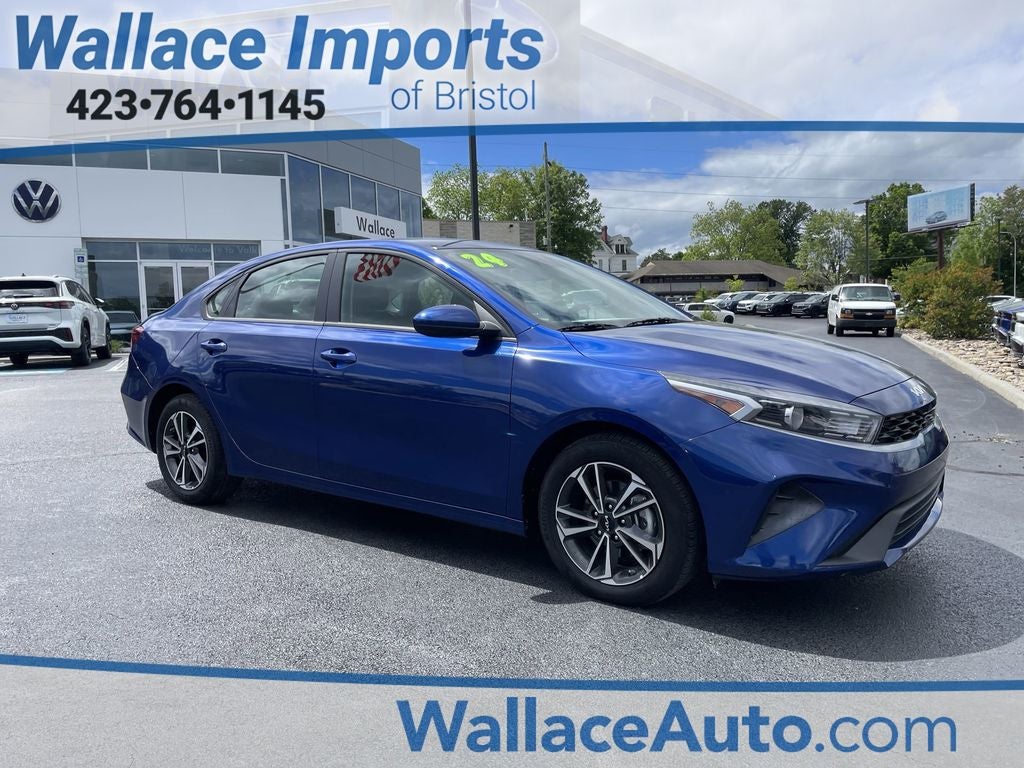 2024 Kia Forte LXS AT's photo
