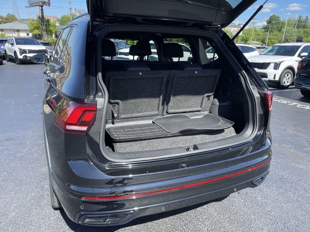 2023 Volkswagen Tiguan 2.0T SE R-Line Black