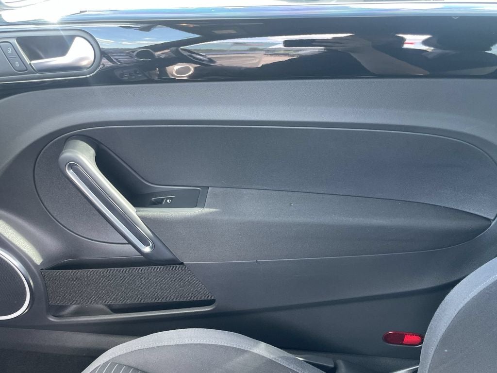 2012 Volkswagen Beetle 2.0 TSi
