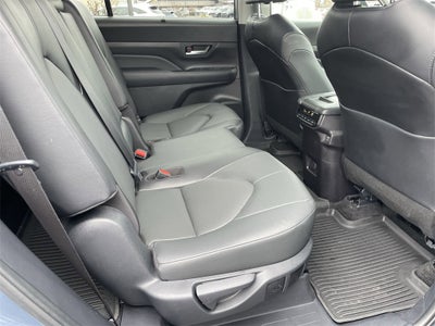 2025 Toyota Grand Highlander Base