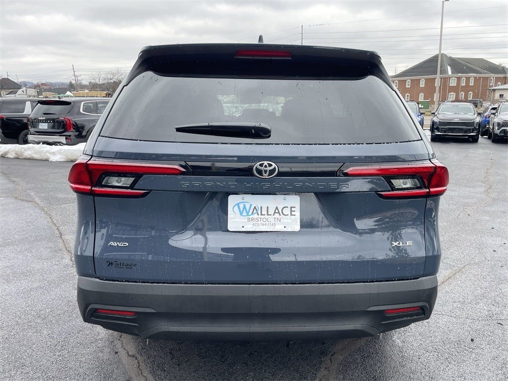 2025 Toyota Grand Highlander Base