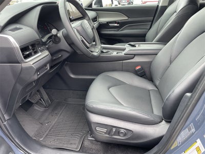 2025 Toyota Grand Highlander Base