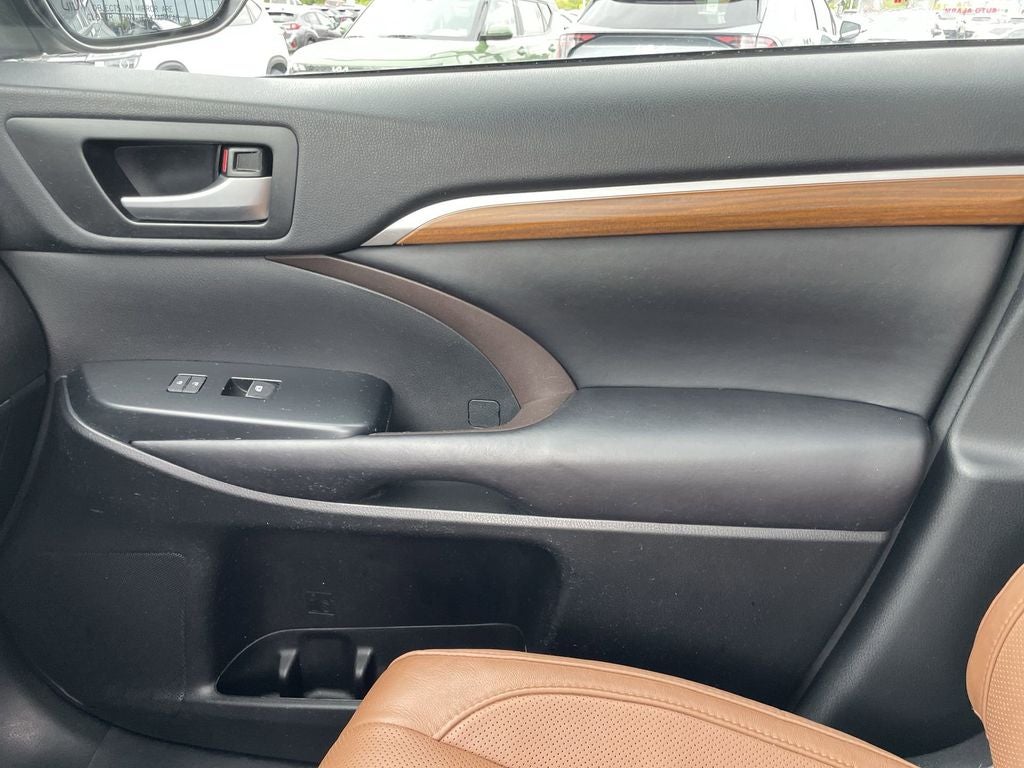 2017 Toyota Highlander Limited Platinum