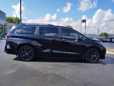 2023 Toyota Sienna XSE 7 Passenger
