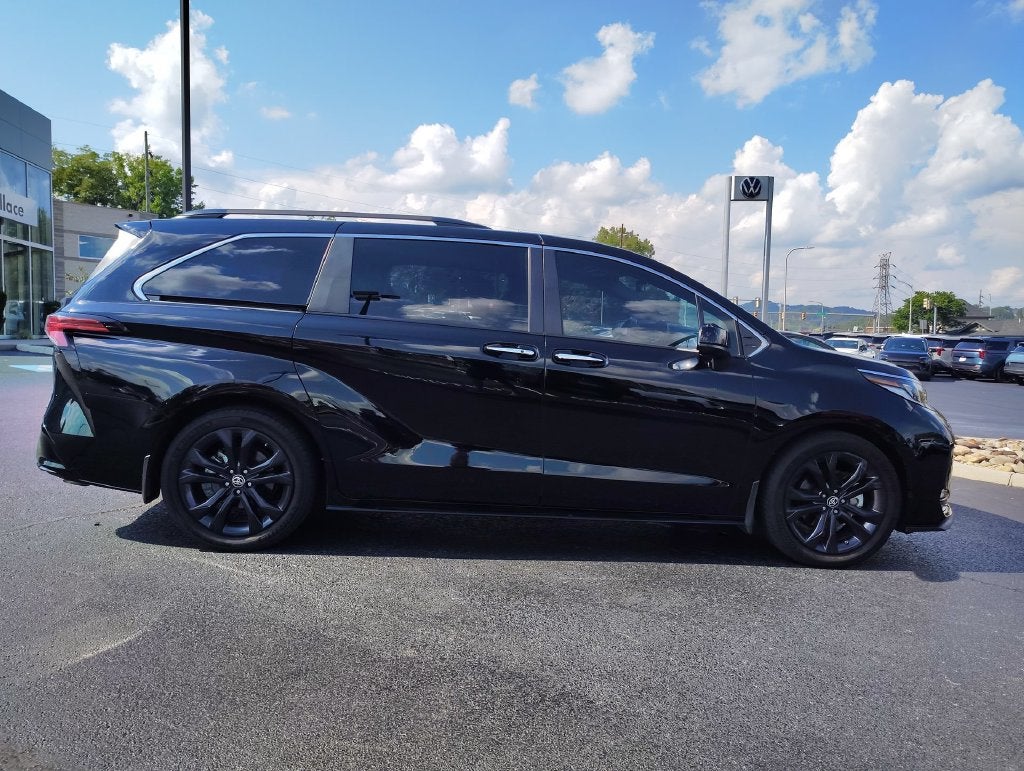 2023 Toyota Sienna XSE 7 Passenger