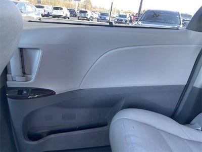2015 Toyota Sienna L 7 Passenger