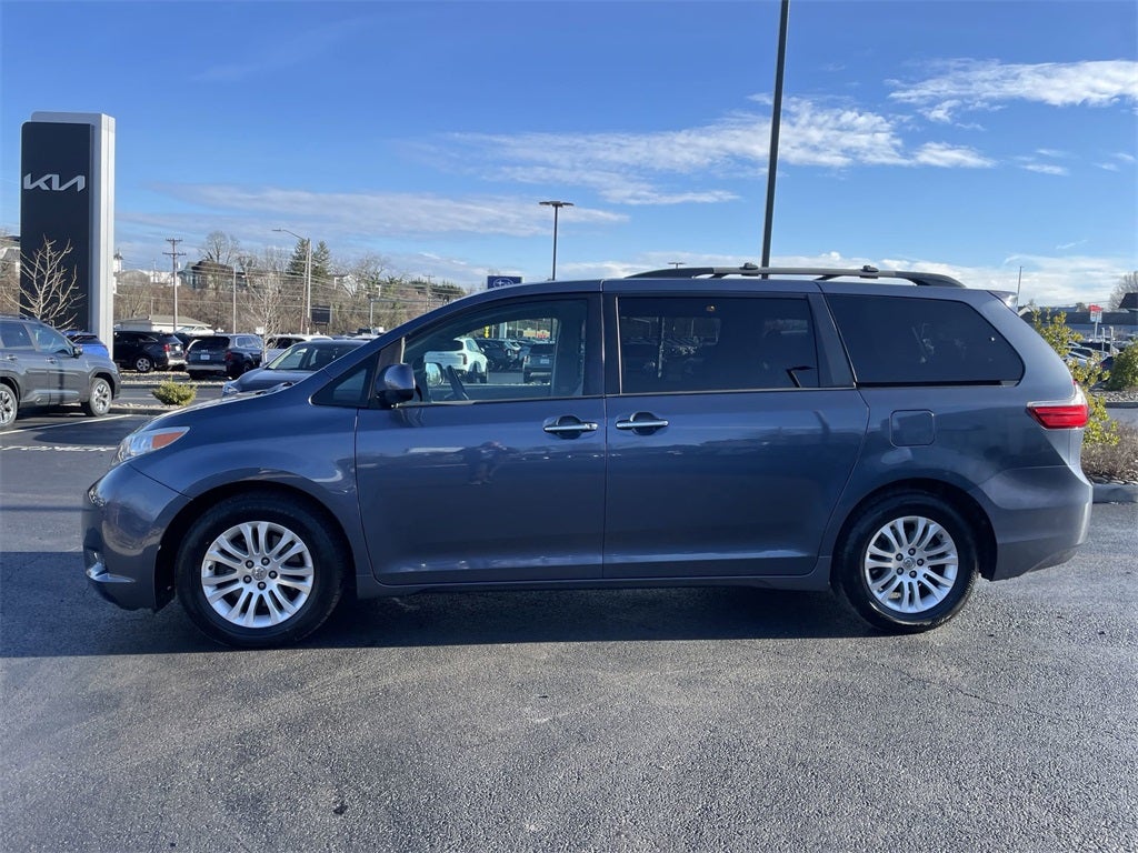 2015 Toyota Sienna L 7 Passenger