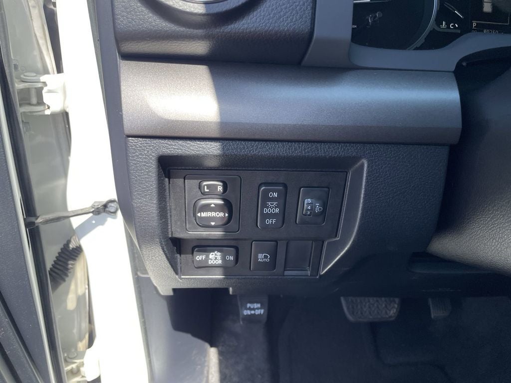 2018 Toyota Tundra SR5