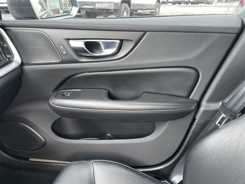 2020 Volvo S60 T6 Momentum