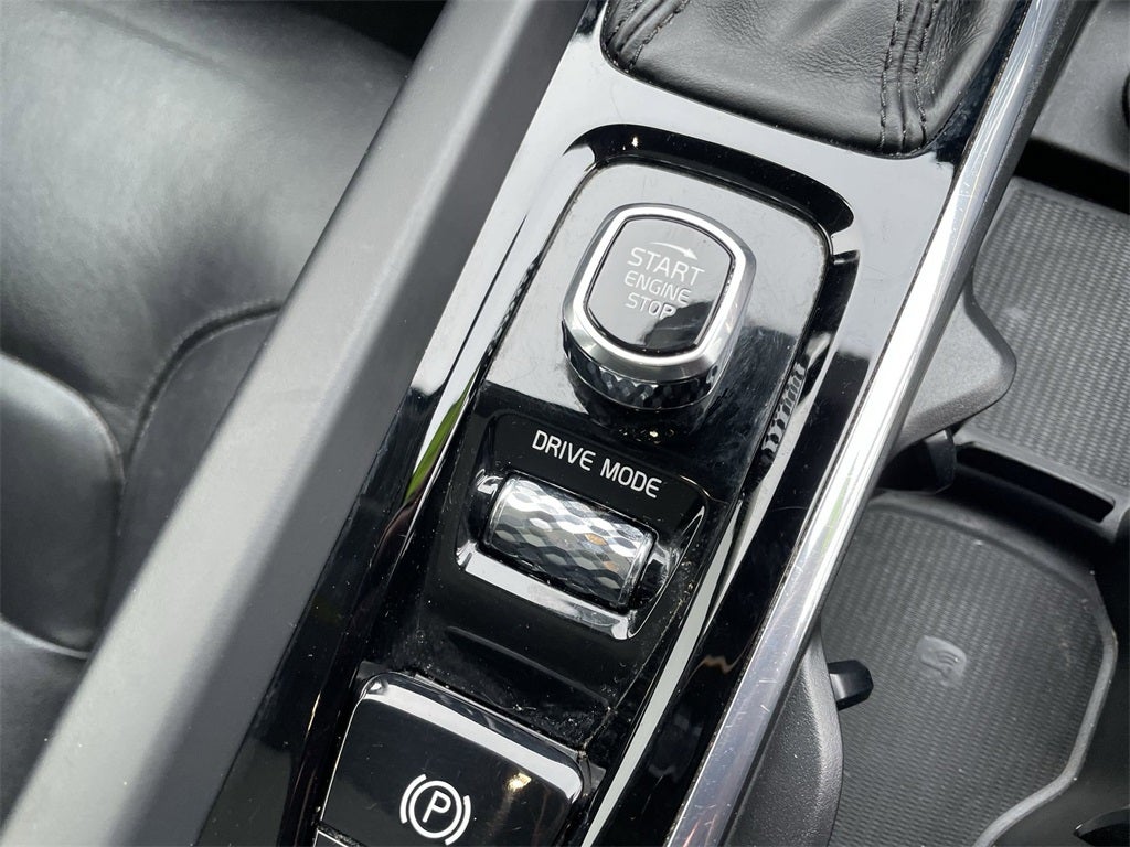 2020 Volvo S60 T6 Momentum