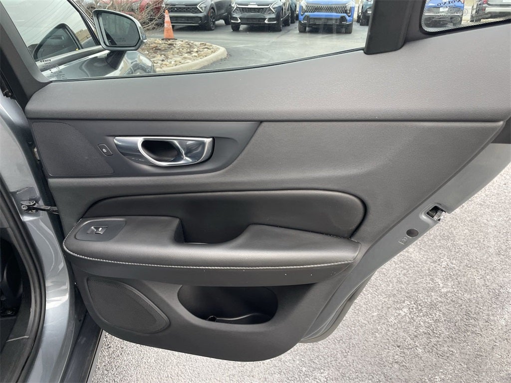 2020 Volvo S60 T6 Momentum