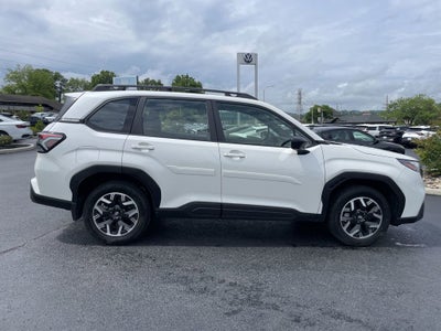 2025 Subaru Forester Base