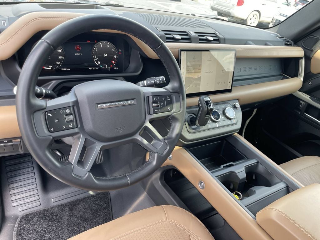 2025 Land Rover Defender 130 X-Dynamic SE