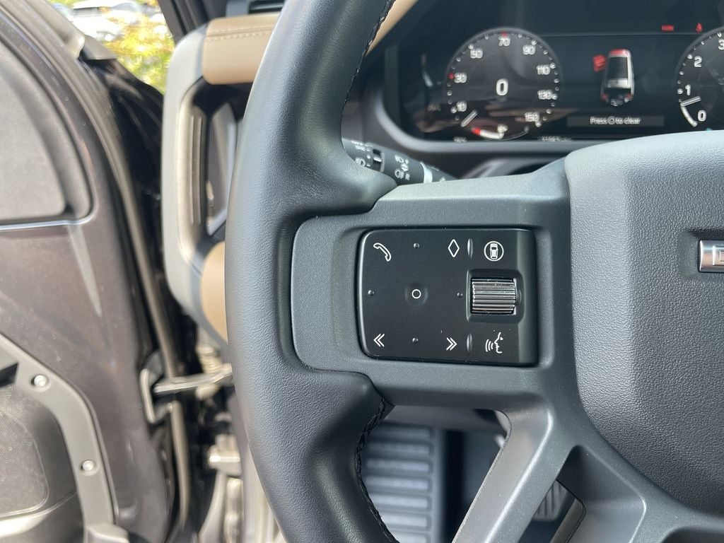 2025 Land Rover Defender 130 X-Dynamic SE