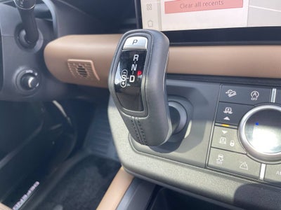 2025 Land Rover Defender 130 X-Dynamic SE