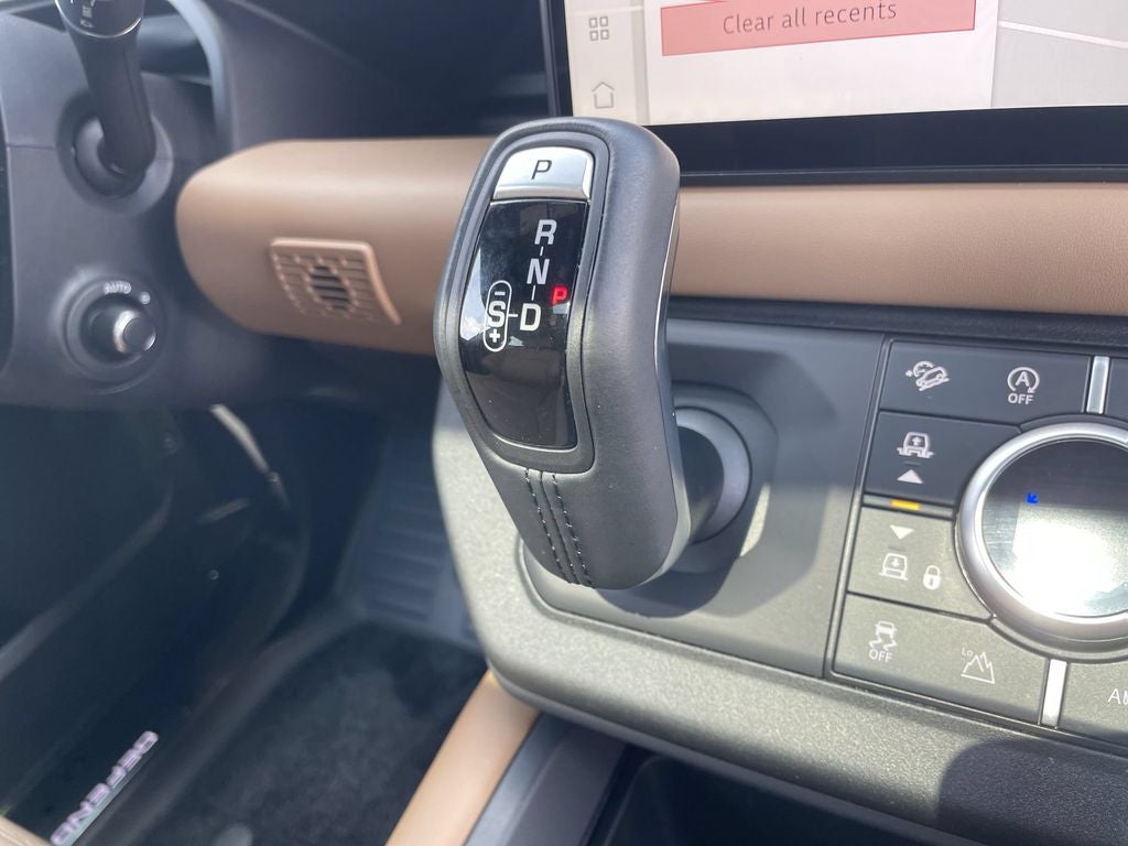 2025 Land Rover Defender 130 X-Dynamic SE
