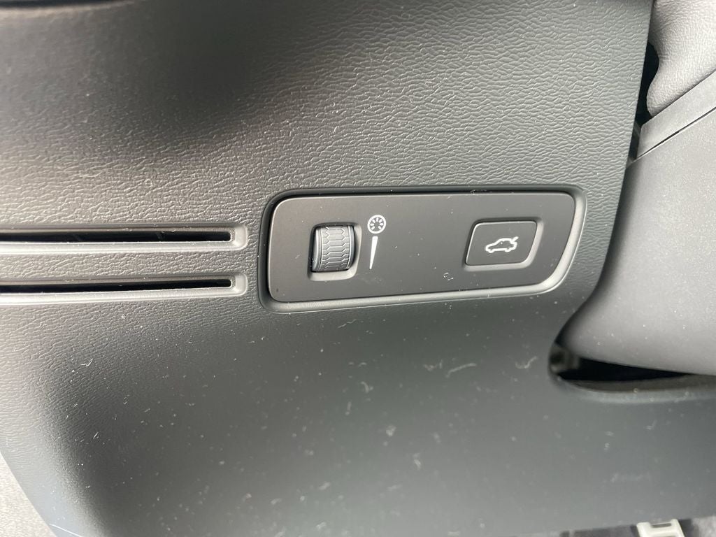 2020 Volvo XC40 R-Design