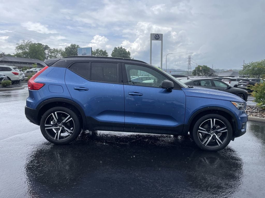 2020 Volvo XC40 R-Design