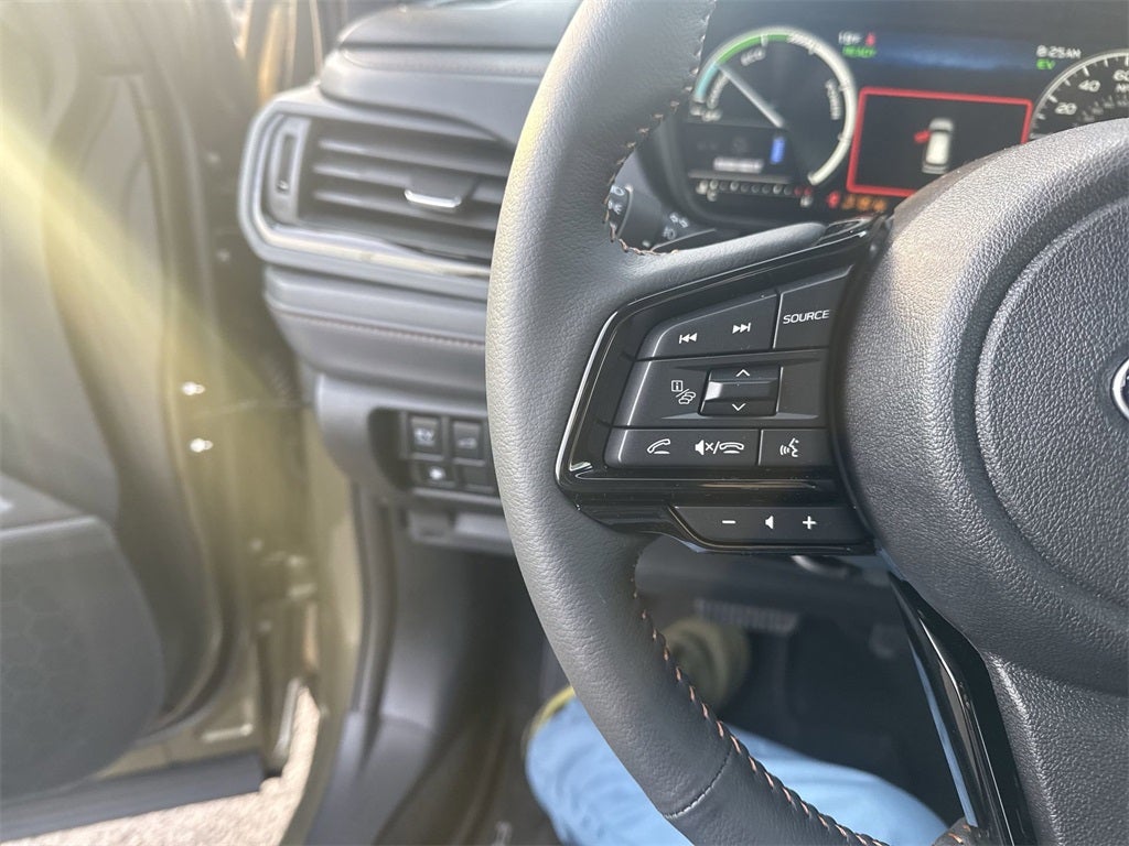 2025 Subaru FORESTER Touring Hybrid