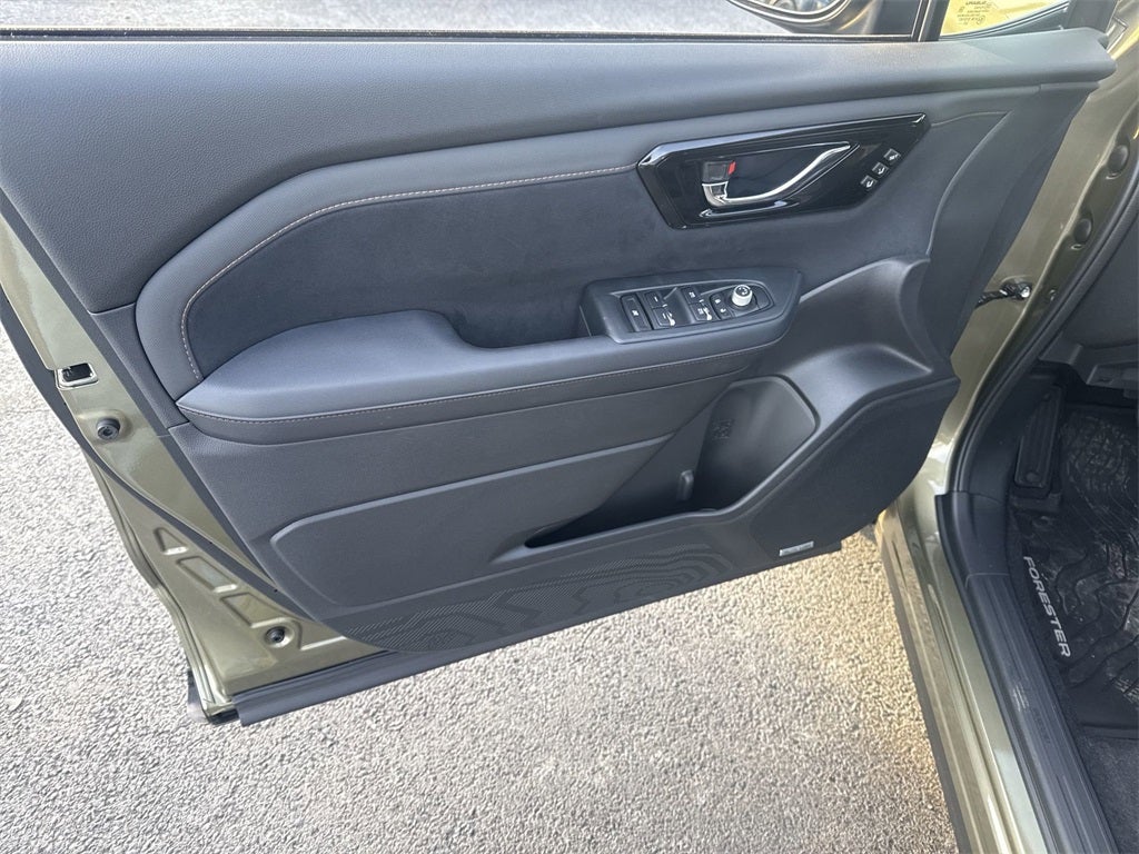 2025 Subaru FORESTER Touring Hybrid