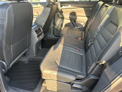 2024 Volkswagen Atlas Cross Sport 2.0T SEL R-Line