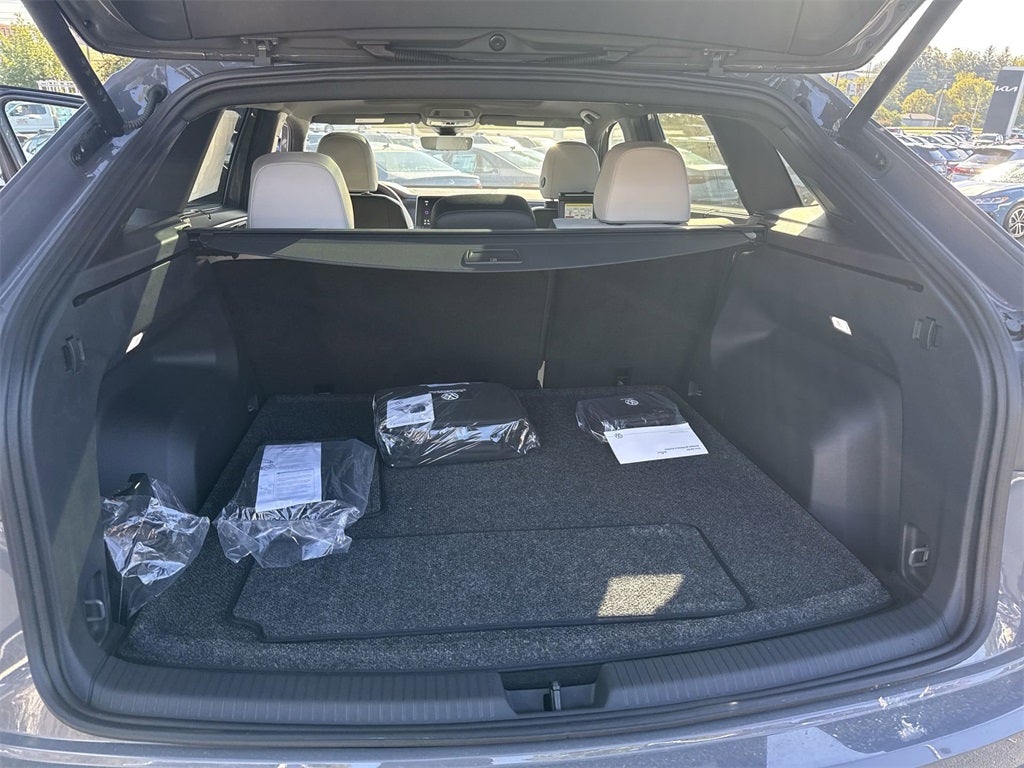 2025 Volkswagen Atlas Cross Sport 2.0T SEL Premium R-Line