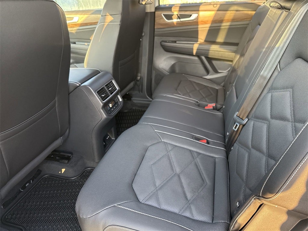 2026 Volkswagen Atlas 2.0T SE w/ Technology