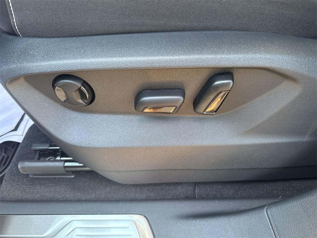 2026 Volkswagen Atlas 2.0T SE w/ Technology