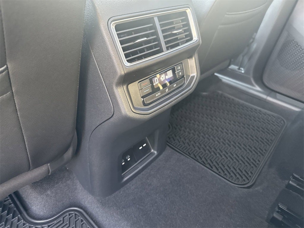 2026 Volkswagen Atlas 2.0T SE w/ Technology