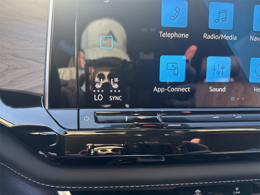 2026 Volkswagen Atlas 2.0T SE w/ Technology