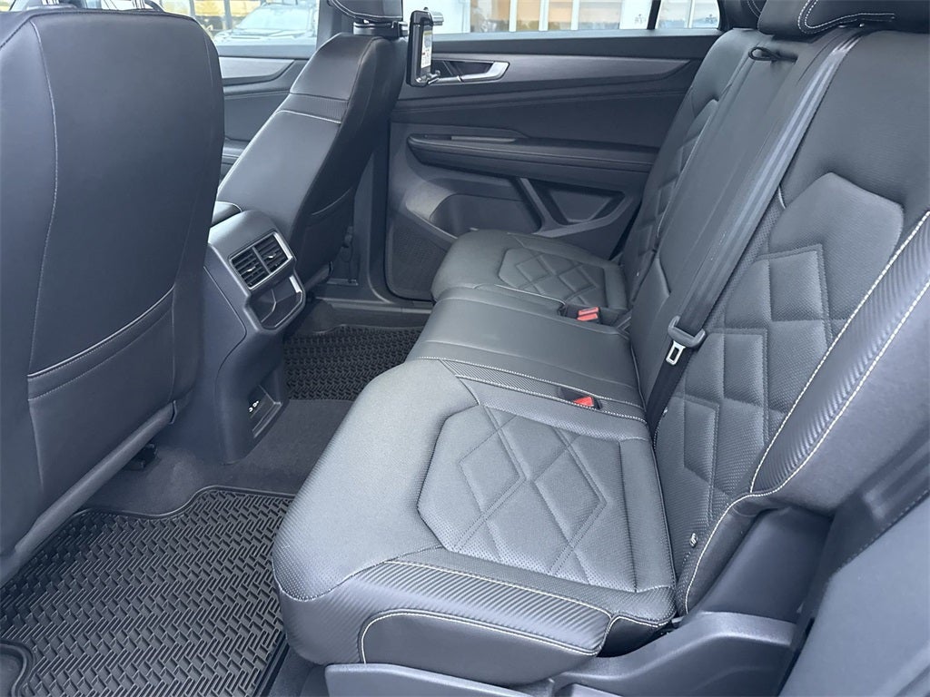 2025 Volkswagen Atlas Cross Sport 2.0T SE