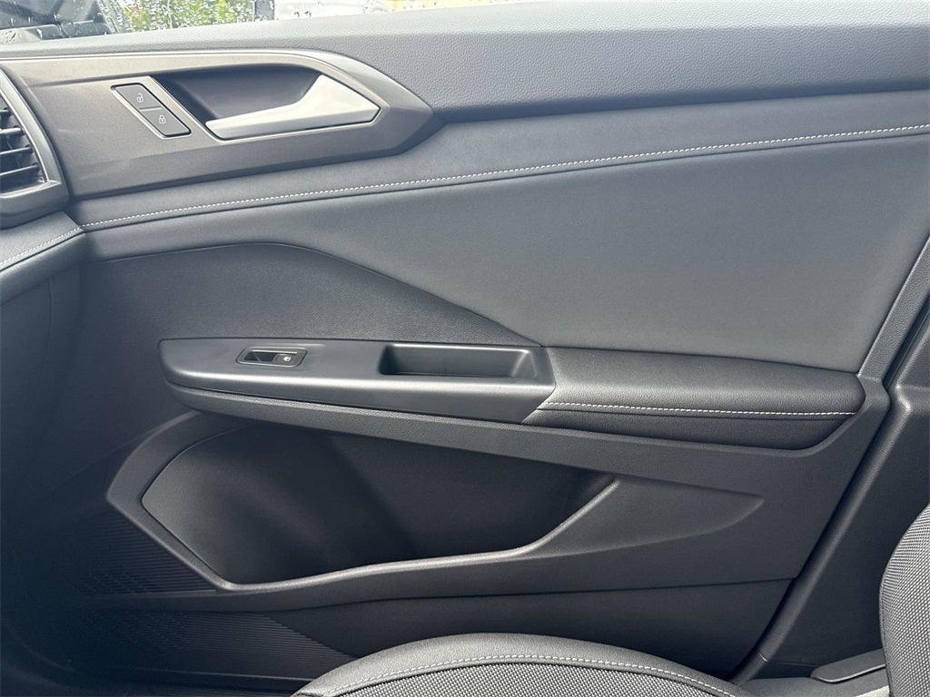 2025 Volkswagen Taos 1.5T SE Black