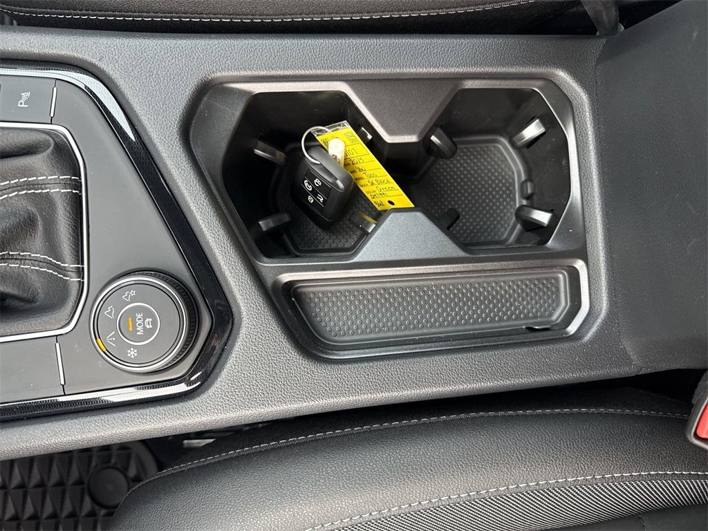 2025 Volkswagen Taos 1.5T SE Black