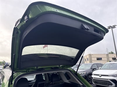 2025 Volkswagen Taos 1.5T SE Black