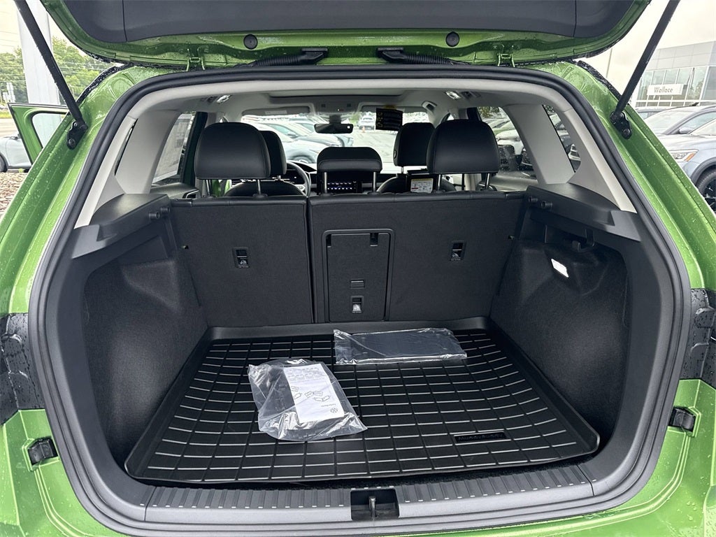 2025 Volkswagen Taos 1.5T SE Black