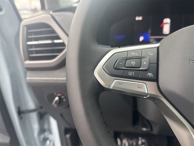 2026 Volkswagen Taos 1.5T SE Black