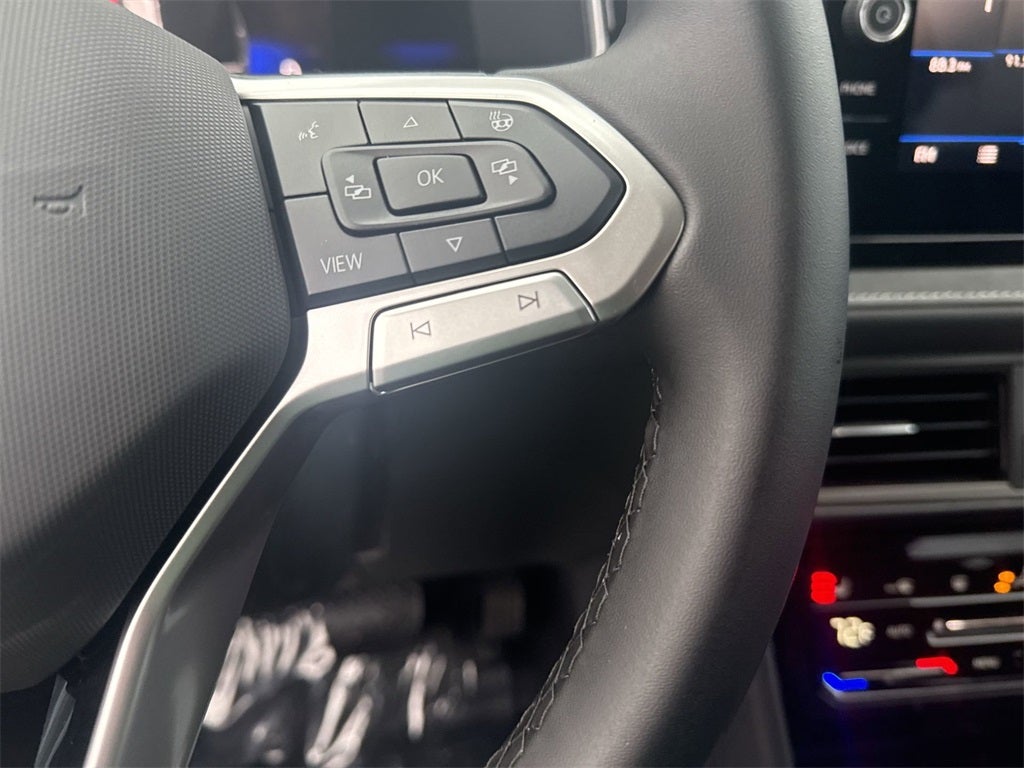 2026 Volkswagen Taos 1.5T SE Black