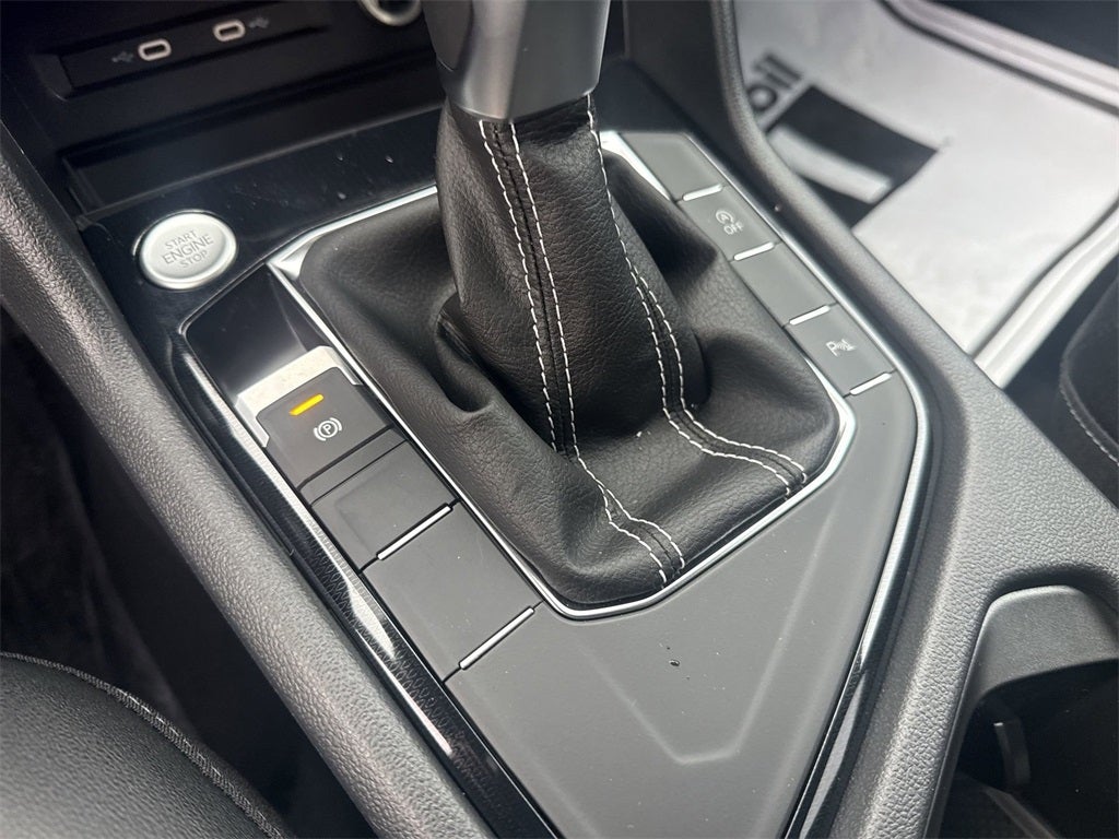 2026 Volkswagen Taos 1.5T SE Black