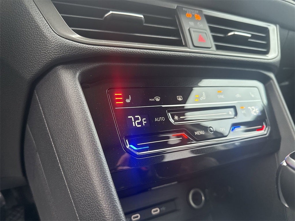 2026 Volkswagen Taos 1.5T SE Black