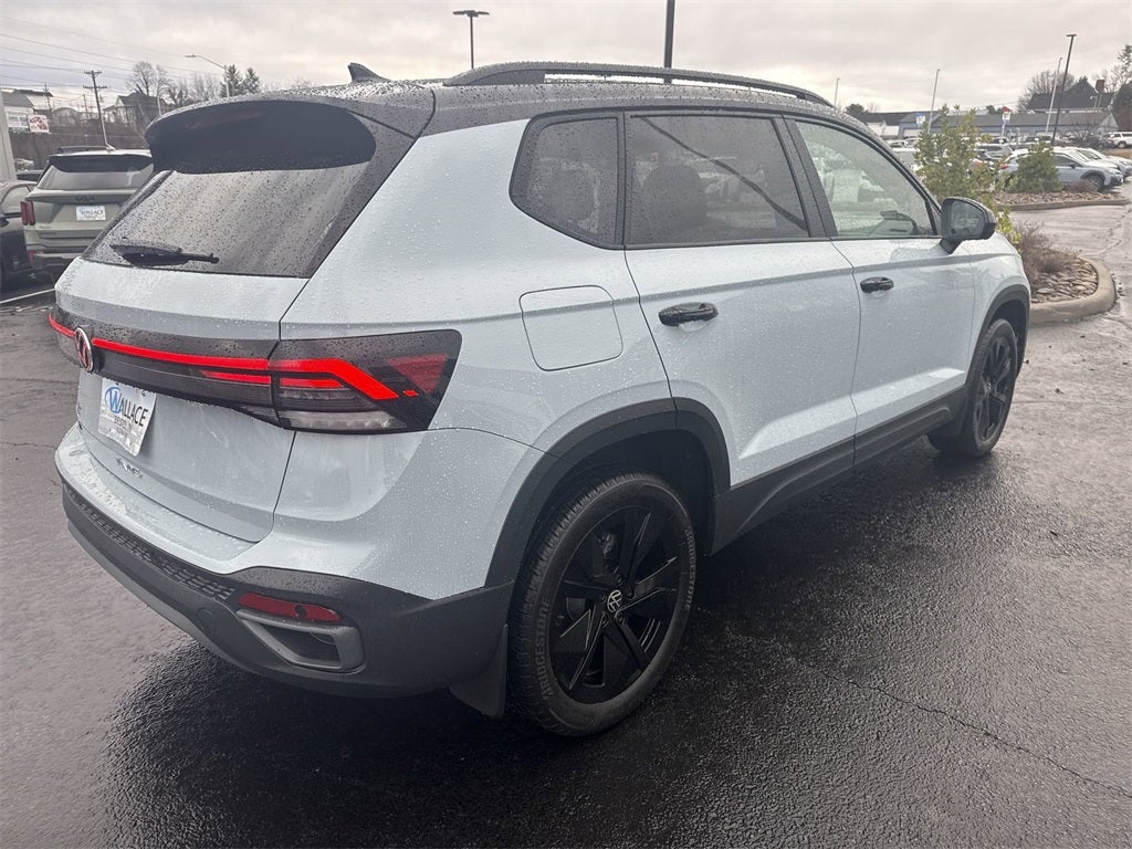 2026 Volkswagen Taos 1.5T SE Black