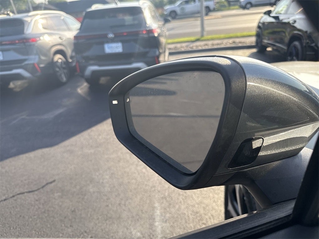 2025 Volkswagen Tiguan 2.0T SE