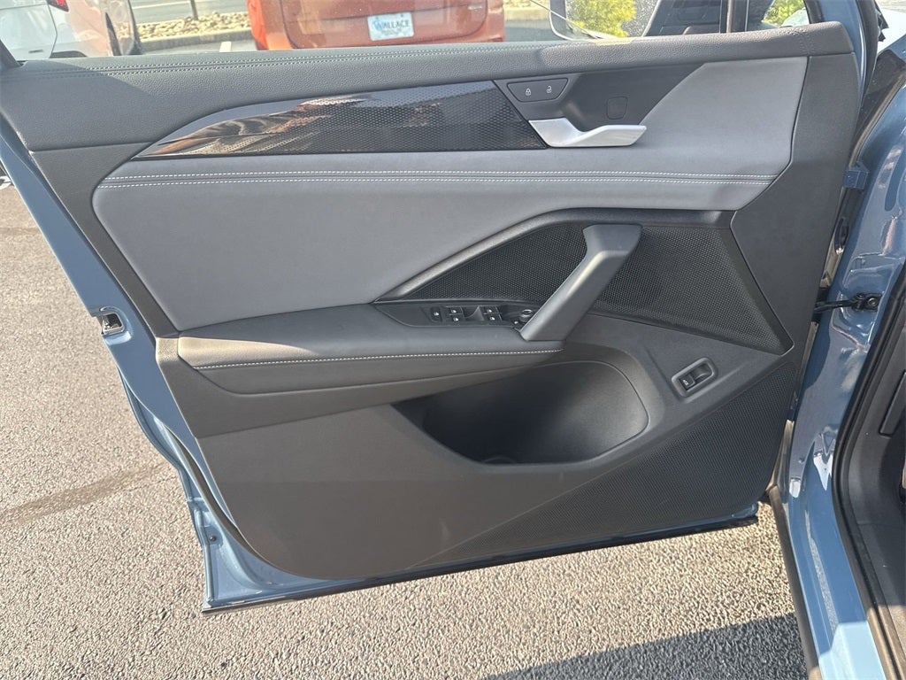 2025 Volkswagen Tiguan 2.0T SE R-Line Black