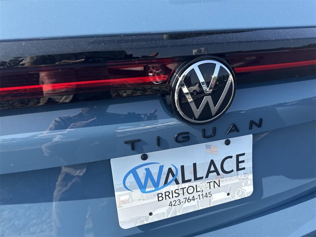 2025 Volkswagen Tiguan 2.0T SE R-Line Black