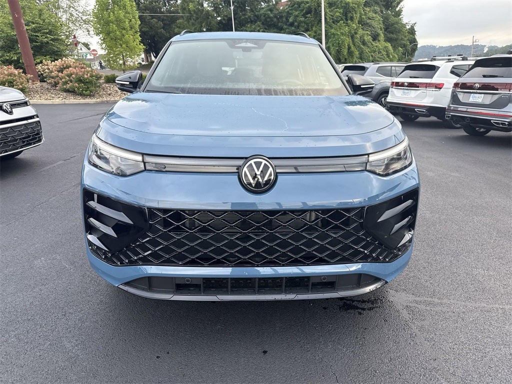 2025 Volkswagen Tiguan 2.0T SE R-Line Black